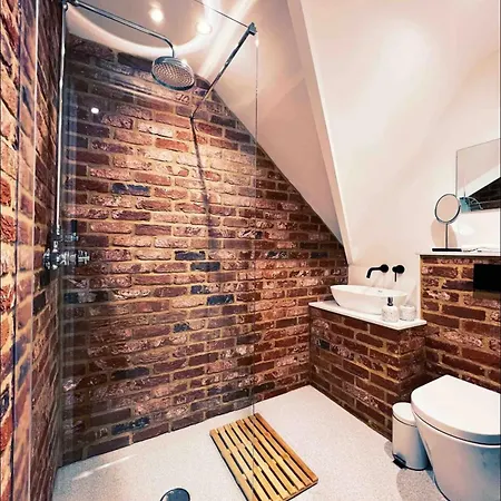 Penthouse 333a מידלסבורו